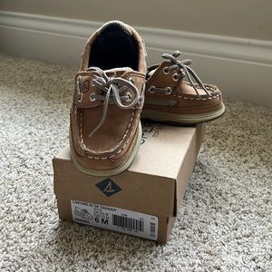 Baby Sperry size 6, beautiful condition